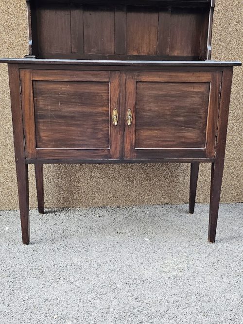 Trapezen shkaf v retro stil-2