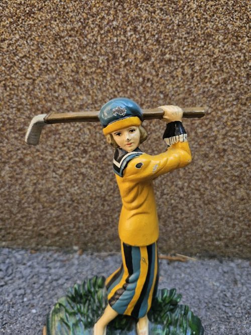 Stoyka Golfar ot metal-2